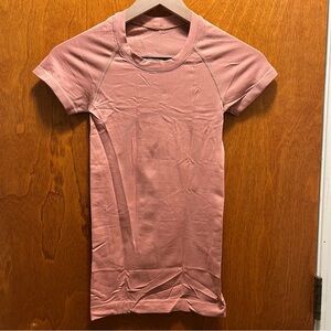 NWOT Lululemon Swiftly Tech Top